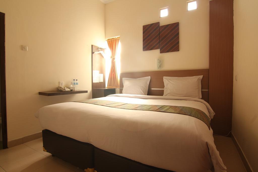 Hotel Pules Jogjacarta Quarto foto